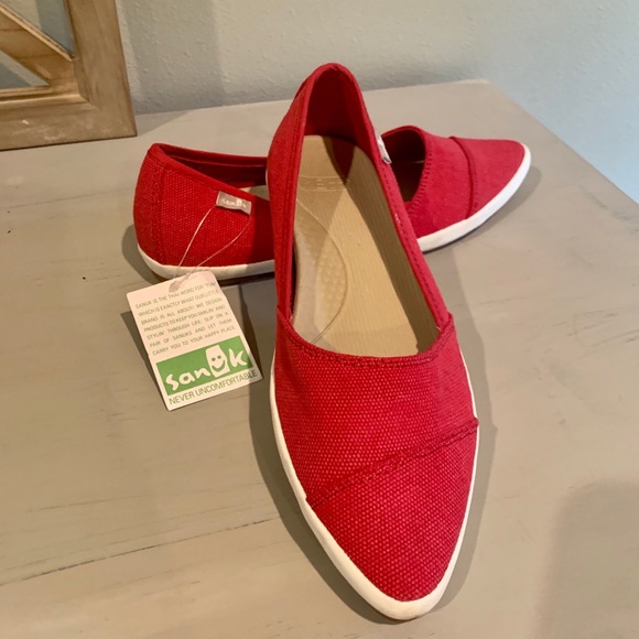 red sanuks